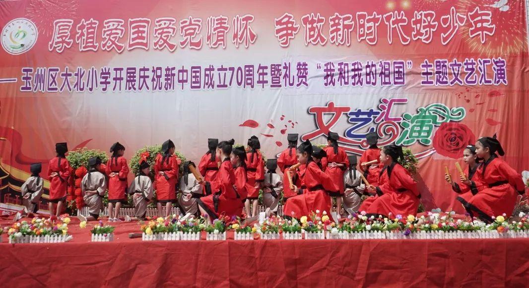 逃离快乐小镇